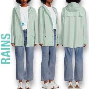 RAINS Unisex Rain Jacket in the Size XL in Dusty Mint Color